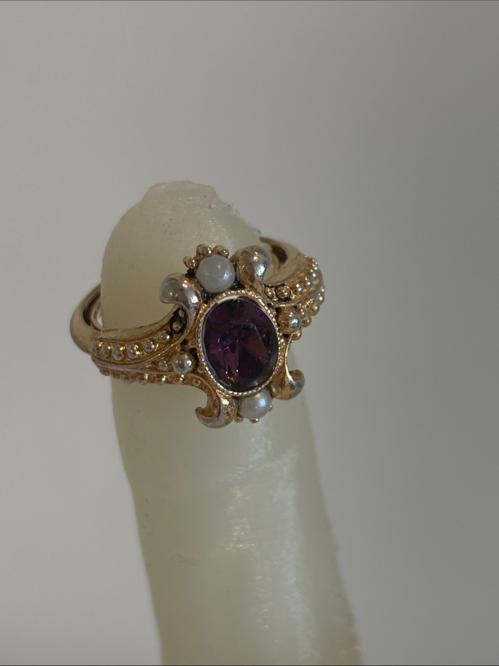 Vintage Avon Gold-Tone Ring with Purple Stone and faux Pearl Accents 5 3/4-6 1/2